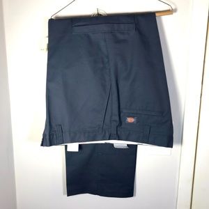 Dickies gray cargo pants size 38x32 NWT Preowned.